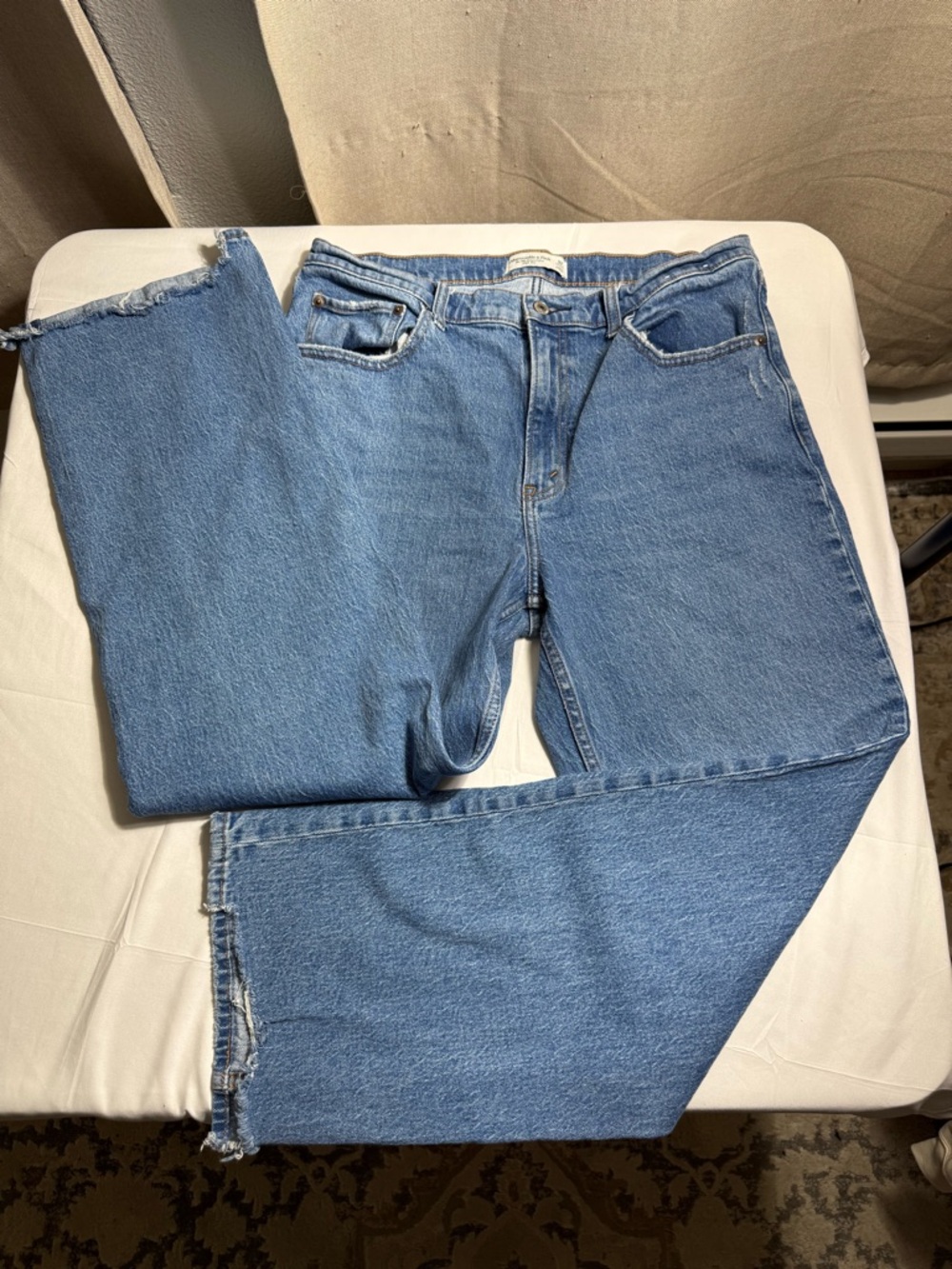 Abercrombie & Fitch Women's '90s Relaxed High Rise Jeans Blue Size 32 Cut Hem